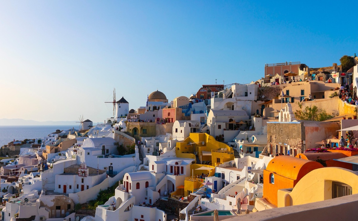 soleil levé sur caldéra de santorini