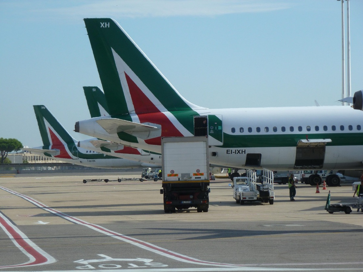 Airplane with luggage