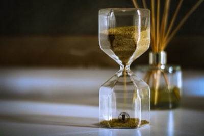 55 Minutos vs. 9 Horas: Como Chegar em Santorini sem Erros