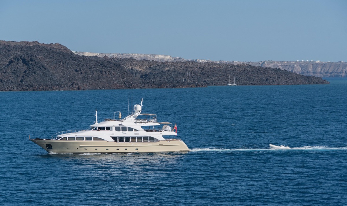 Santorini yacht rental
