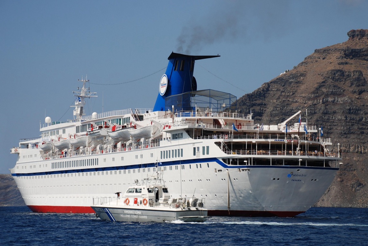 Santorini cruise itinerary map with local tourist landmarks