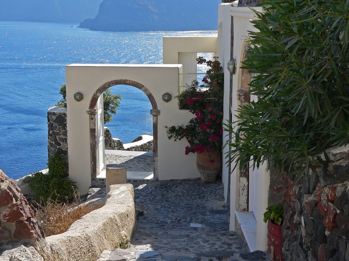 Santorini sunset from cliff edge