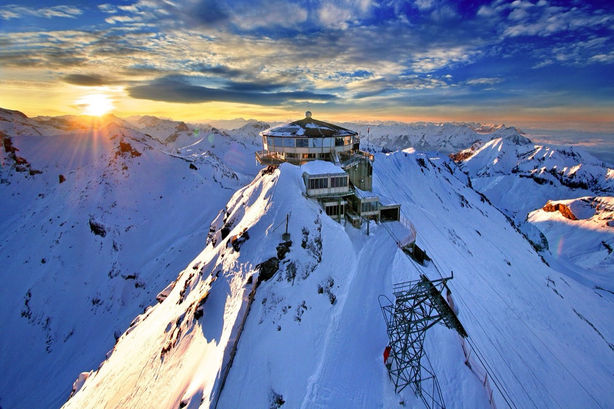 日落觀景點與遠山